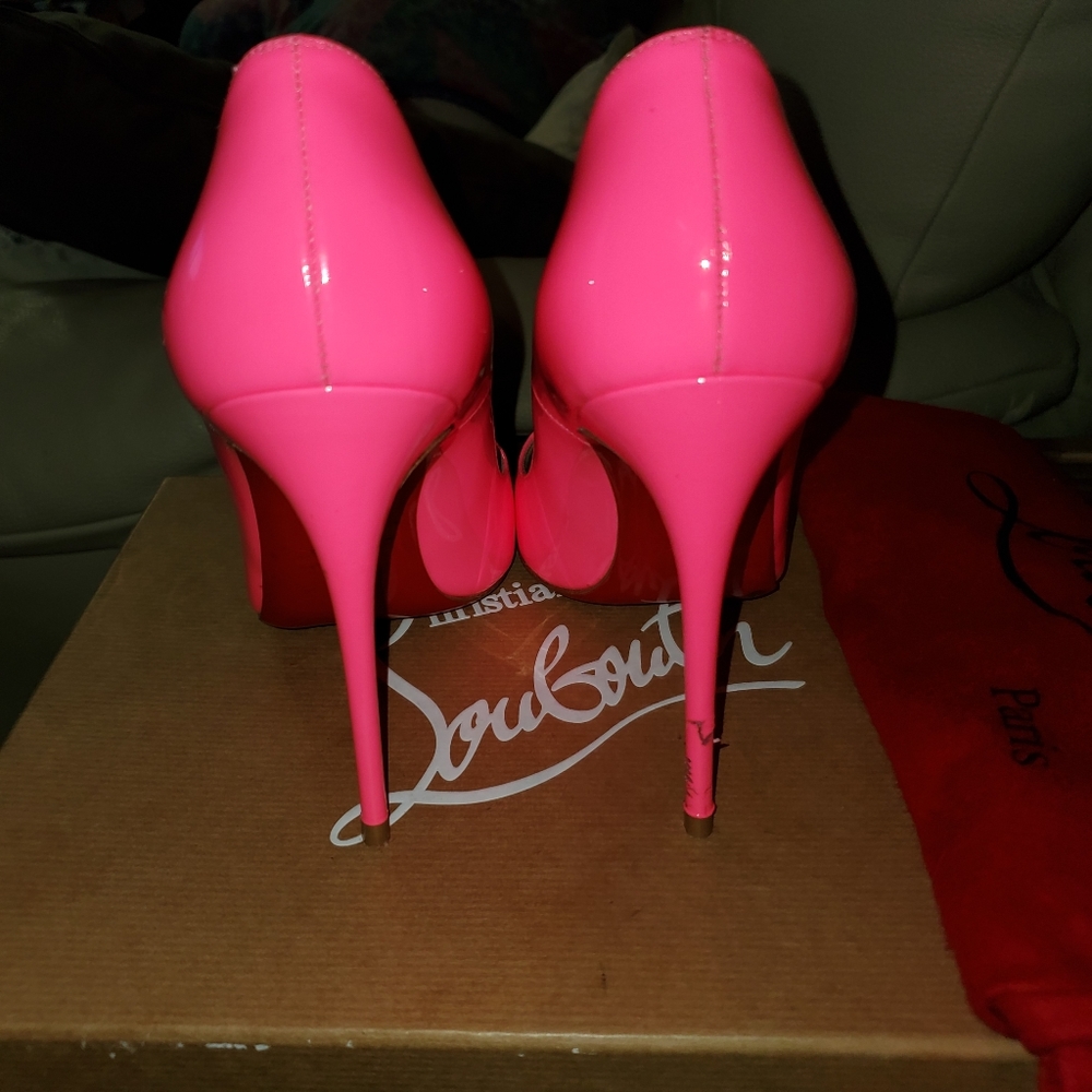 Christian Louboutin Hot pink So Kate - Picture 4 of 8